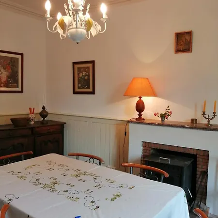 Сasa de vacaciones Grande Maison De Avec Jardin Valence En Poitou Pour 8 A 14 Personnes Couhé-Verac