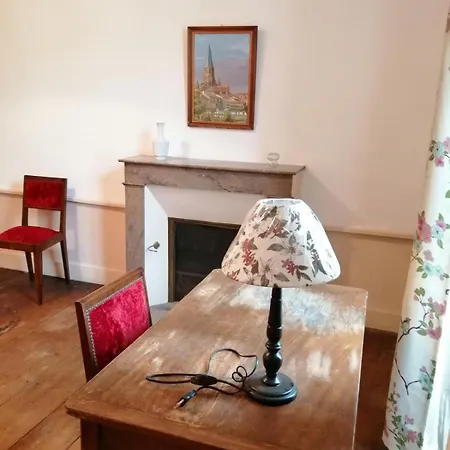 Grande Maison De Avec Jardin Valence En Poitou Pour 8 A 14 Personnes Сasa de vacaciones *