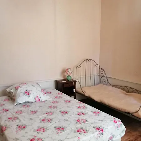 Сasa de vacaciones Grande Maison De Avec Jardin Valence En Poitou Pour 8 A 14 Personnes *