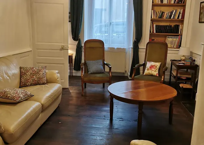 Grande Maison De Avec Jardin Valence En Poitou Pour 8 A 14 Personnes * Couhé-Verac