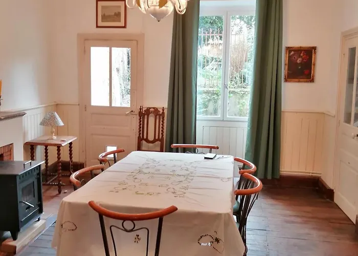 Grande Maison De Avec Jardin Valence En Poitou Pour 8 A 14 Personnes 펜션