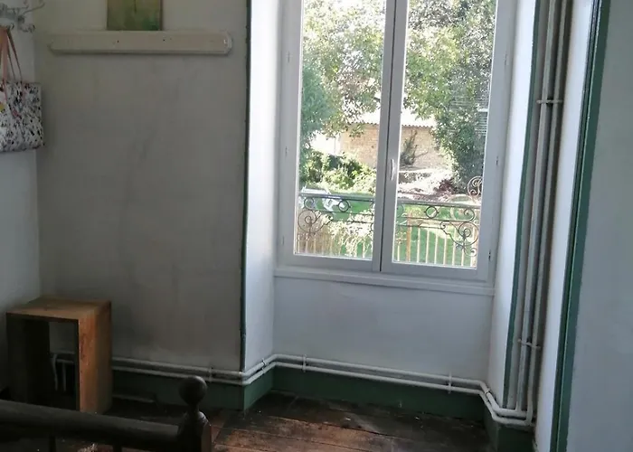 Grande Maison De Avec Jardin Valence En Poitou Pour 8 A 14 Personnes * Couhé-Verac