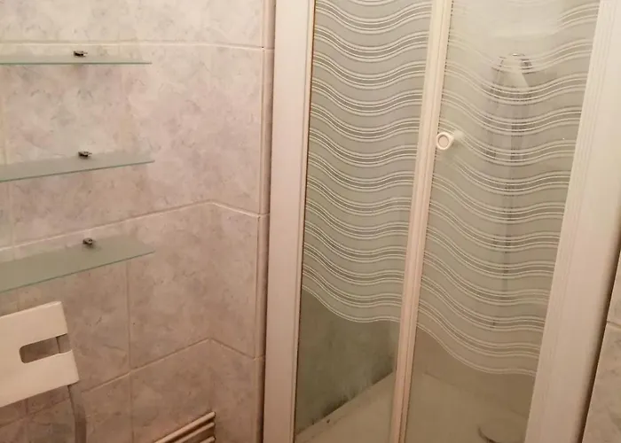 펜션 Grande Maison De Avec Jardin Valence En Poitou Pour 8 A 14 Personnes