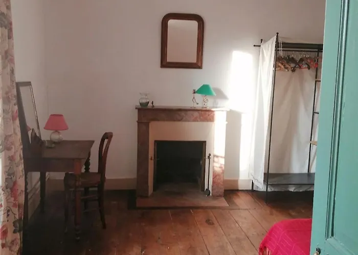 펜션 Grande Maison De Avec Jardin Valence En Poitou Pour 8 A 14 Personnes