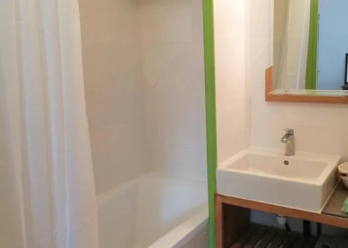 Grande Maison De Avec Jardin Valence En Poitou Pour 8 A 14 Personnes * Couhé-Verac